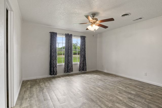 191 FM 44 E, De Kalb, TX 75559