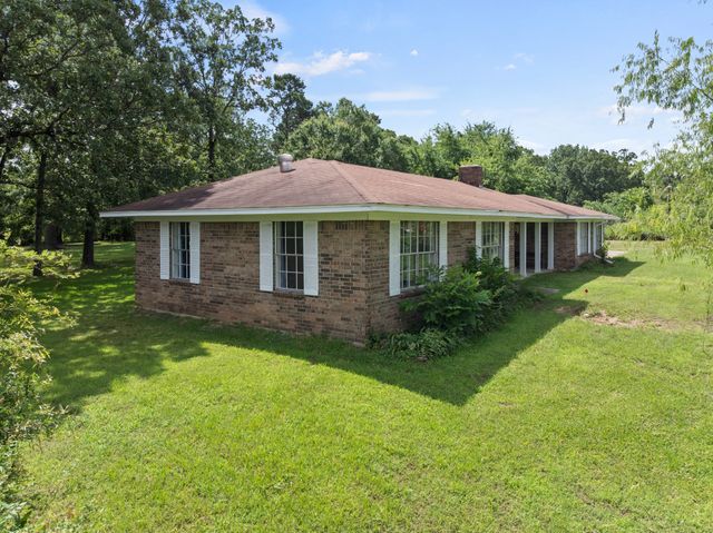 191 FM 44 E, De Kalb, TX 75559