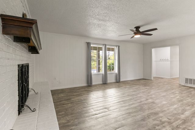 191 FM 44 E, De Kalb, TX 75559