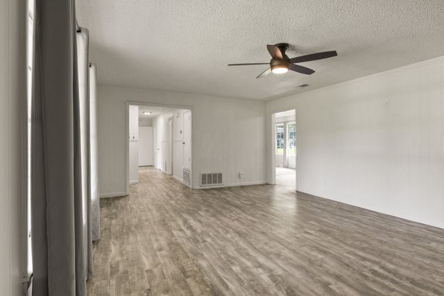 191 FM 44 E, De Kalb, TX 75559