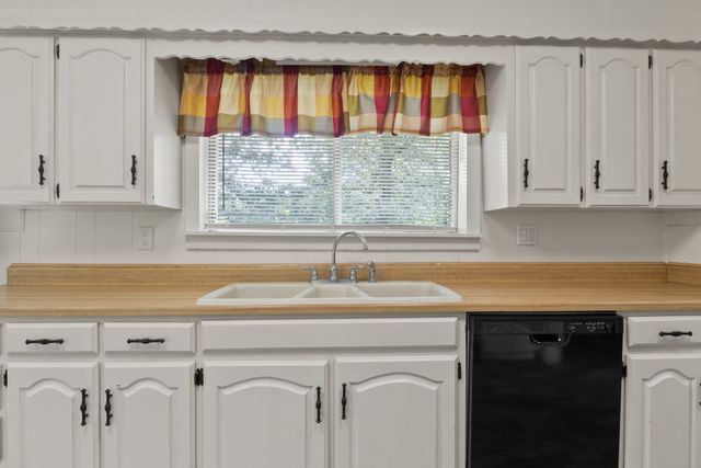 191 FM 44 E, De Kalb, TX 75559