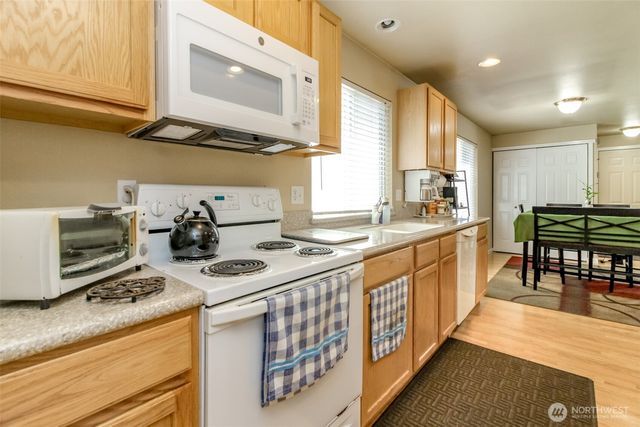 2707 9th Street SE, Puyallup, WA 98374