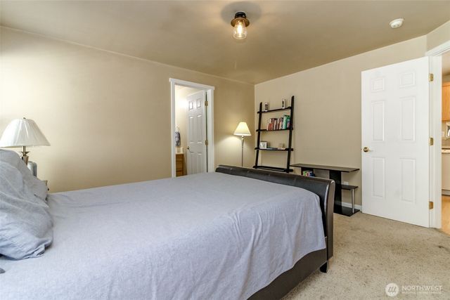 2707 9th Street SE, Puyallup, WA 98374