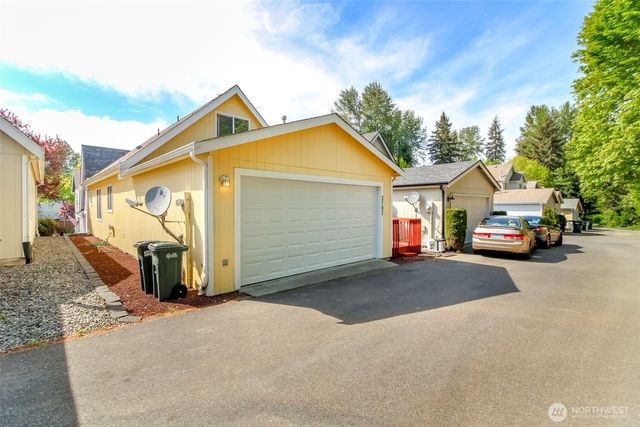 2707 9th Street SE, Puyallup, WA 98374