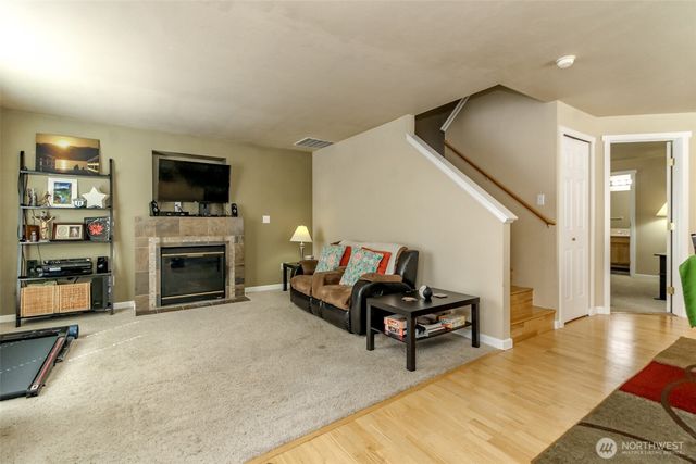2707 9th Street SE, Puyallup, WA 98374