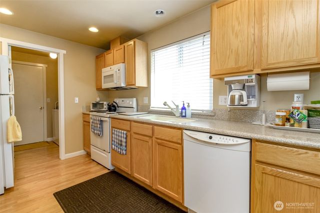 2707 9th Street SE, Puyallup, WA 98374