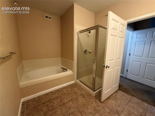 605 Cougar Bluff Point 105, Colorado Springs, CO 80906