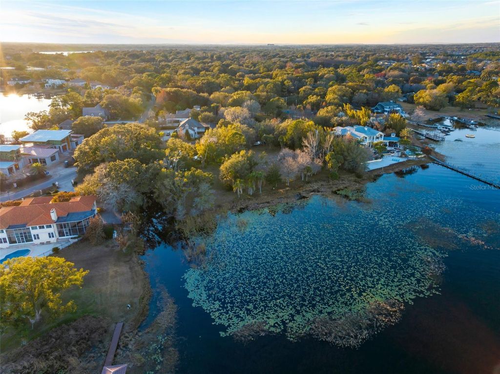 Image 11 of property listing at 11010 SCHOONER WAY, Windermere, FL 34786