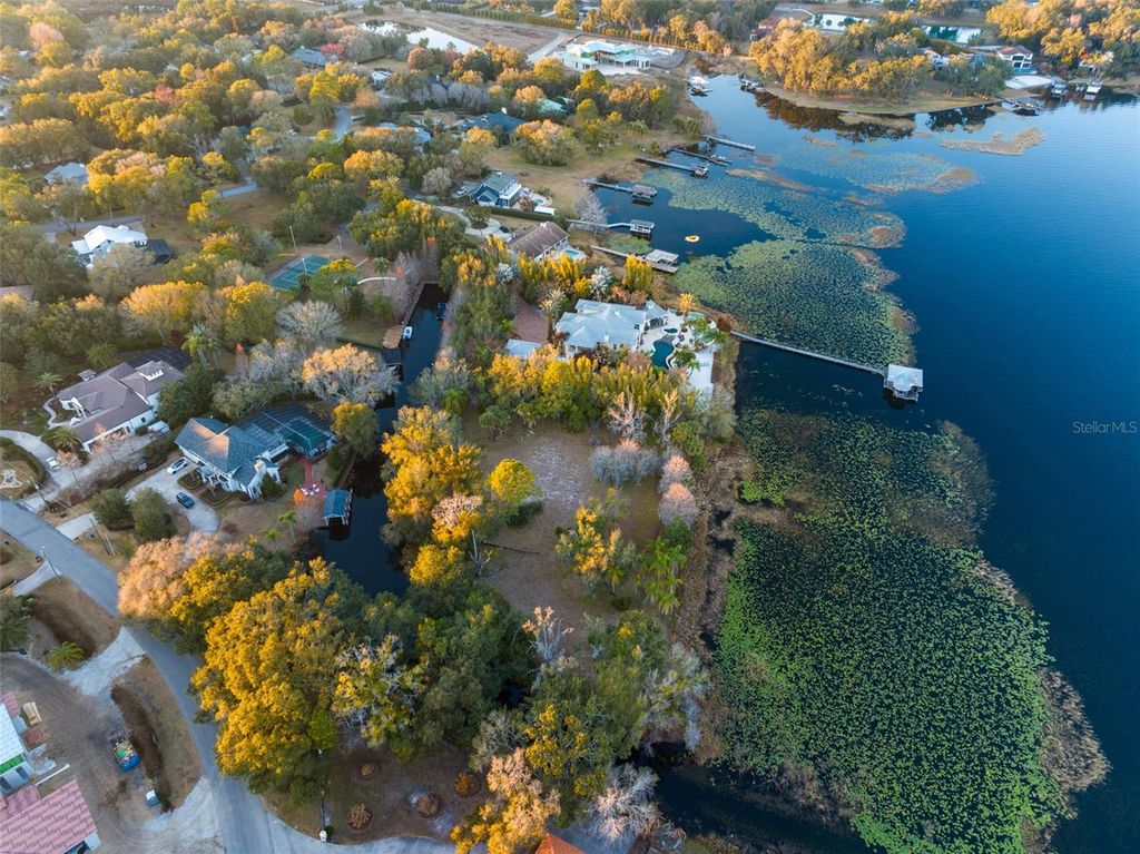 Image 19 of property listing at 11010 SCHOONER WAY, Windermere, FL 34786