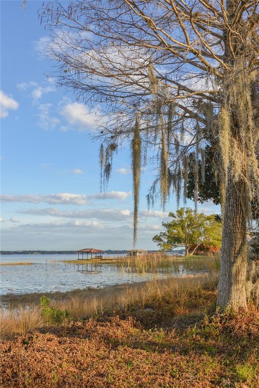 Image 22 of property listing at 11010 SCHOONER WAY, Windermere, FL 34786