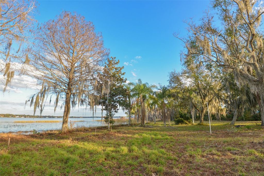 Image 28 of property listing at 11010 SCHOONER WAY, Windermere, FL 34786