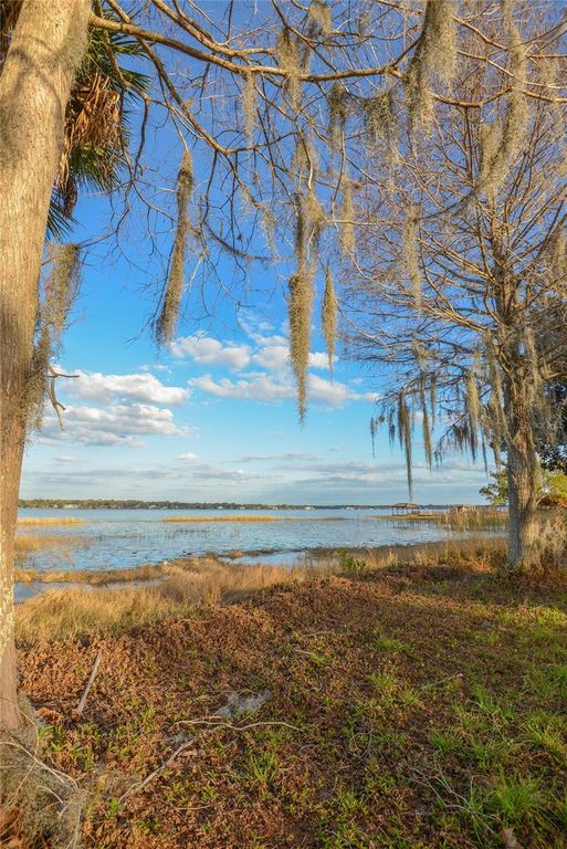 Image 30 of property listing at 11010 SCHOONER WAY, Windermere, FL 34786