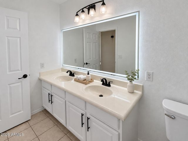 770 W CHERRYWOOD Drive, Chandler, AZ 85248