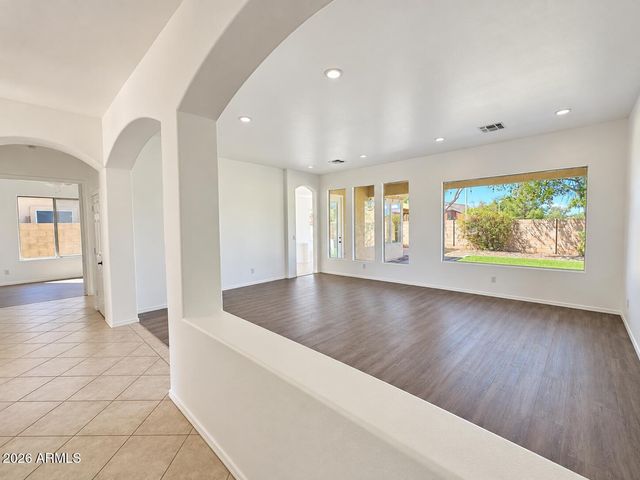 770 W CHERRYWOOD Drive, Chandler, AZ 85248
