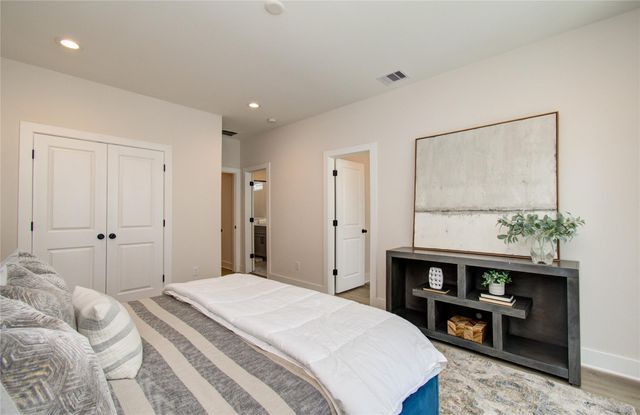 2626 W Tidwell Road B, Houston, TX 77091