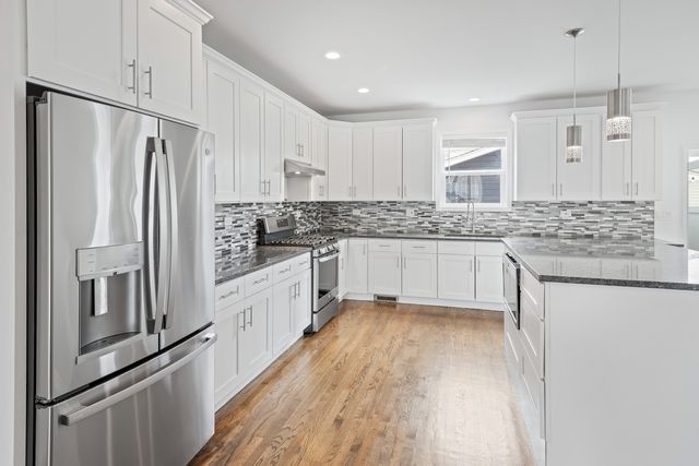 1823 N 35th Avenue, Stone Park, IL 60165