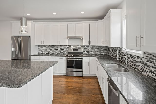 1823 N 35th Avenue, Stone Park, IL 60165