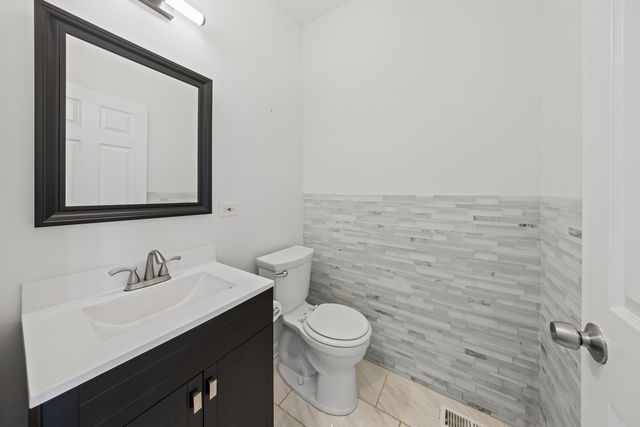 1823 N 35th Avenue, Stone Park, IL 60165