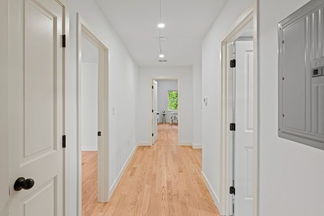 21 Fayette 1, Watertown, MA 02472