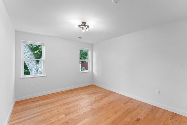 21 Fayette 1, Watertown, MA 02472
