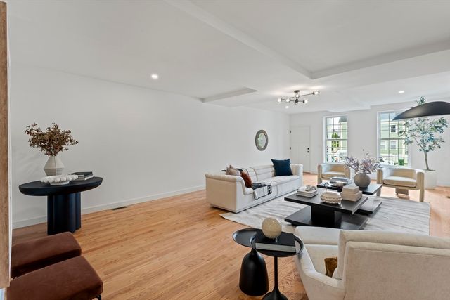 21 Fayette 1, Watertown, MA 02472