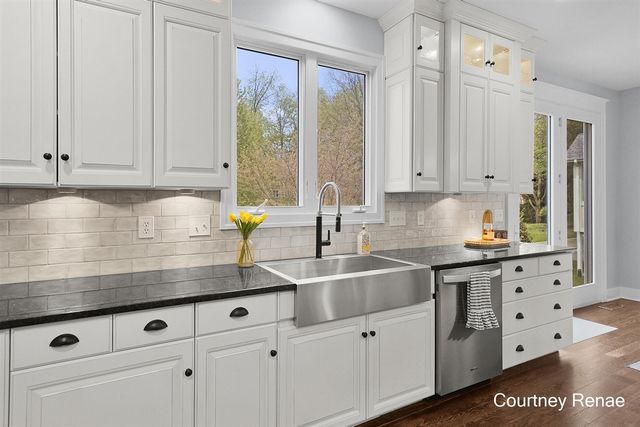 2477 Blackberry Lane, Grand Rapids, MI 49525
