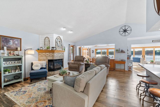 21904 RIVER Road N, Cordova, IL 61242