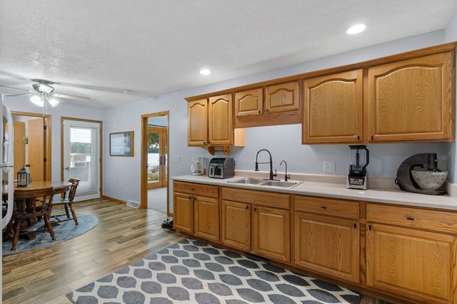 21904 RIVER Road N, Cordova, IL 61242