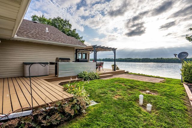 21904 RIVER Road N, Cordova, IL 61242