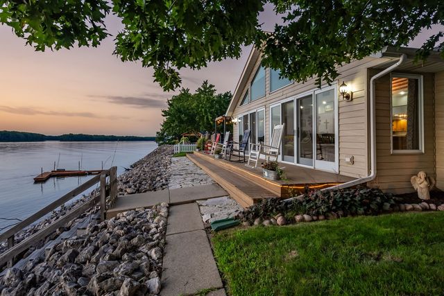 21904 RIVER Road N, Cordova, IL 61242