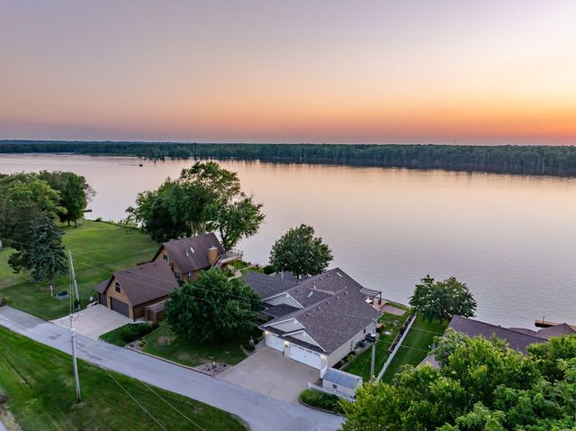 21904 RIVER Road N, Cordova, IL 61242