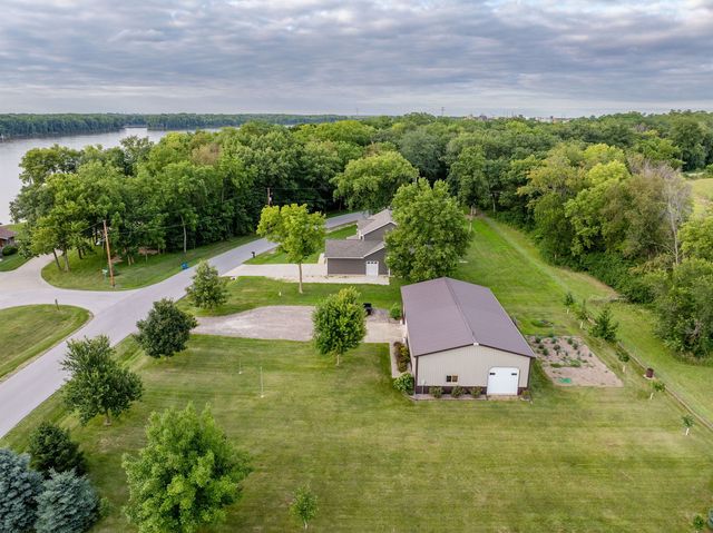 21904 RIVER Road N, Cordova, IL 61242
