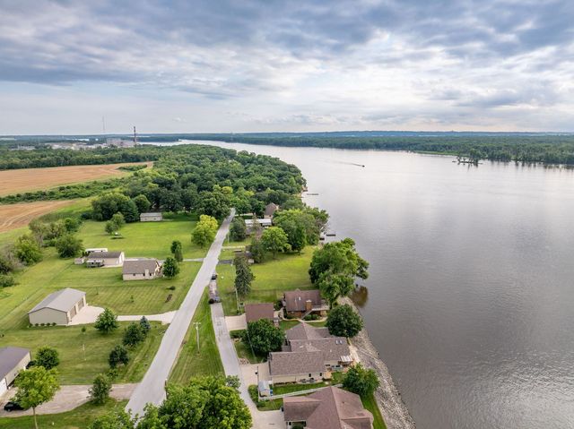21904 RIVER Road N, Cordova, IL 61242