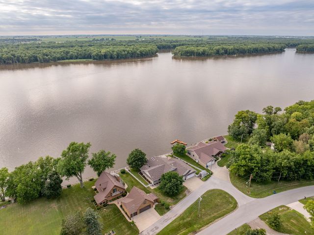 21904 RIVER Road N, Cordova, IL 61242