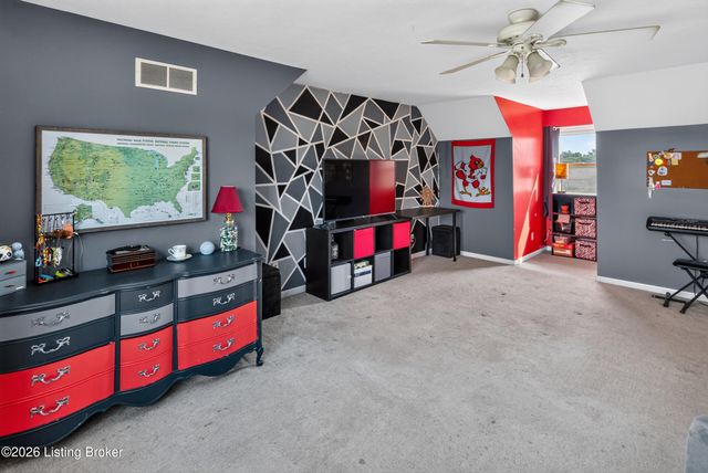 4809 Red Dawn Dr, Louisville, KY 40216