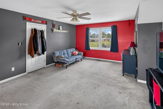 4809 Red Dawn Dr, Louisville, KY 40216