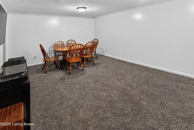 4809 Red Dawn Dr, Louisville, KY 40216