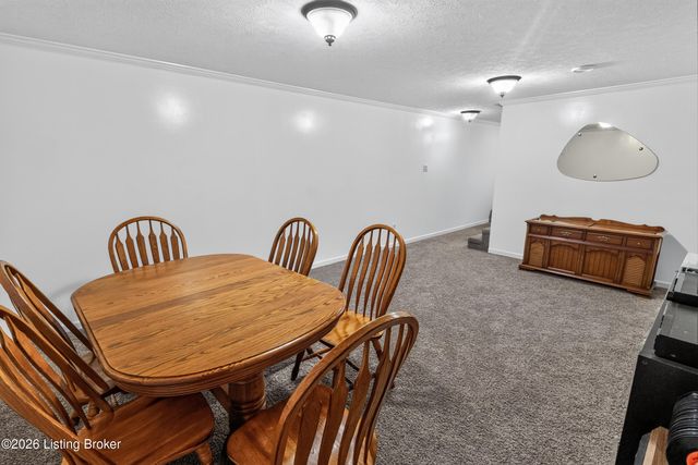 4809 Red Dawn Dr, Louisville, KY 40216