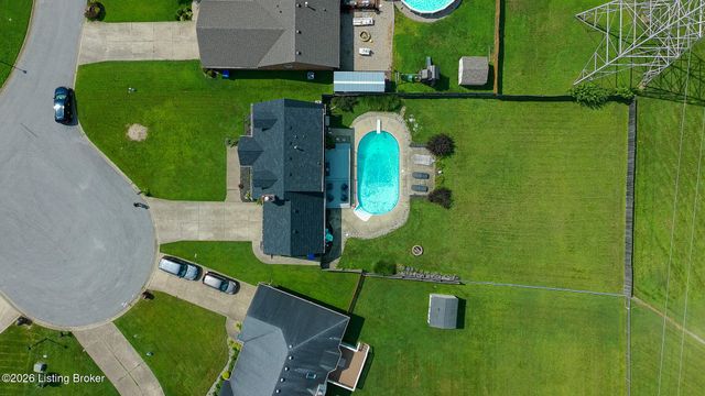 4809 Red Dawn Dr, Louisville, KY 40216