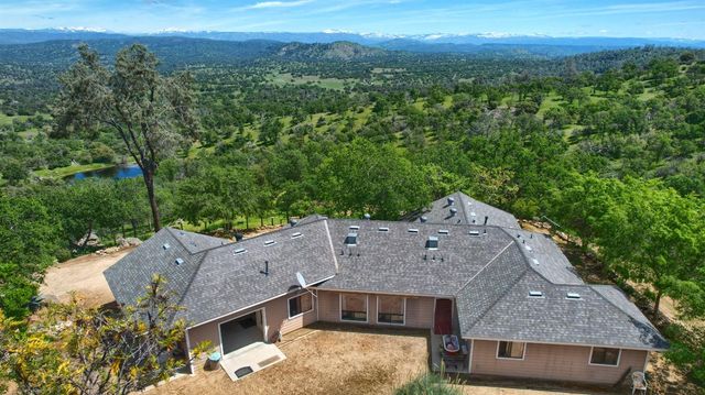 42625 Red Top Mountain Court, Coarsegold, CA 93614