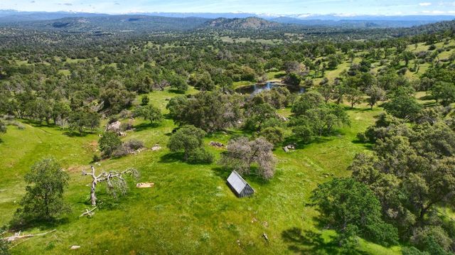 42625 Red Top Mountain Court, Coarsegold, CA 93614