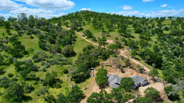 42625 Red Top Mountain Court, Coarsegold, CA 93614