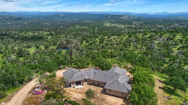 42625 Red Top Mountain Court, Coarsegold, CA 93614