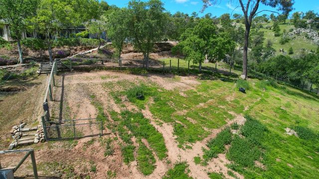 42625 Red Top Mountain Court, Coarsegold, CA 93614