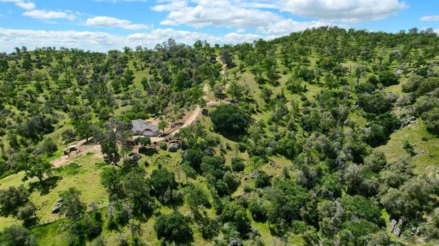 42625 Red Top Mountain Court, Coarsegold, CA 93614