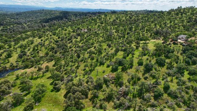 42625 Red Top Mountain Court, Coarsegold, CA 93614