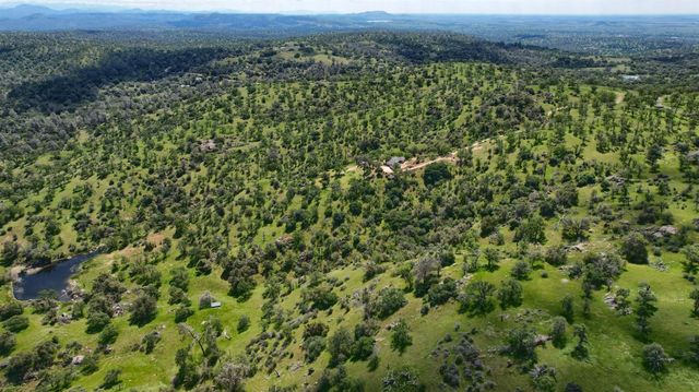 42625 Red Top Mountain Court, Coarsegold, CA 93614