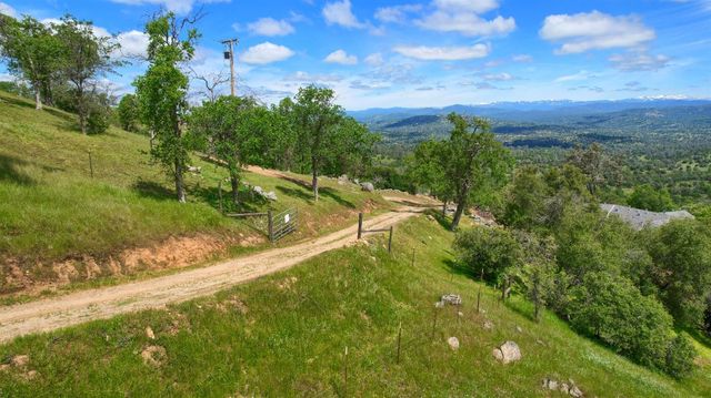 42625 Red Top Mountain Court, Coarsegold, CA 93614