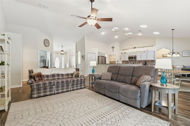 3090 W Mustang Boulevard, Beverly Hills, FL 34465