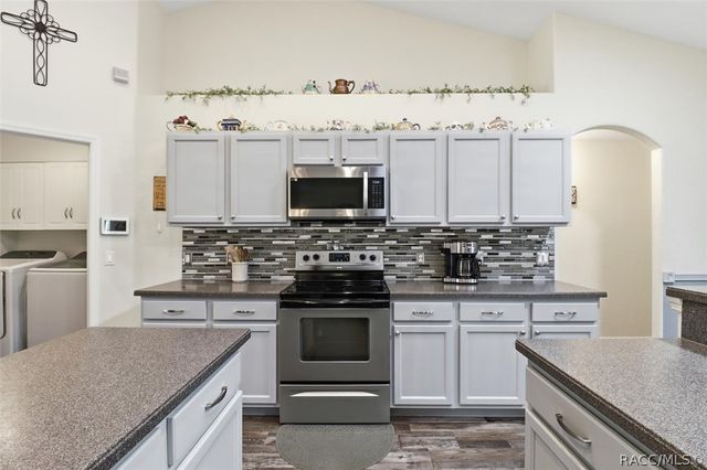 3090 W Mustang Boulevard, Beverly Hills, FL 34465